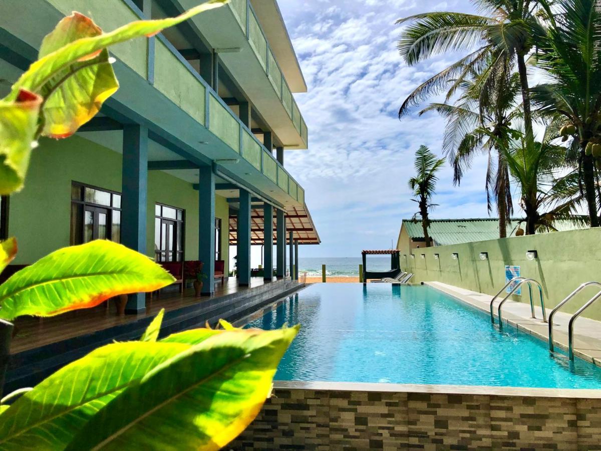 Serenade Beach Hotel Хіккадува Екстер'єр фото