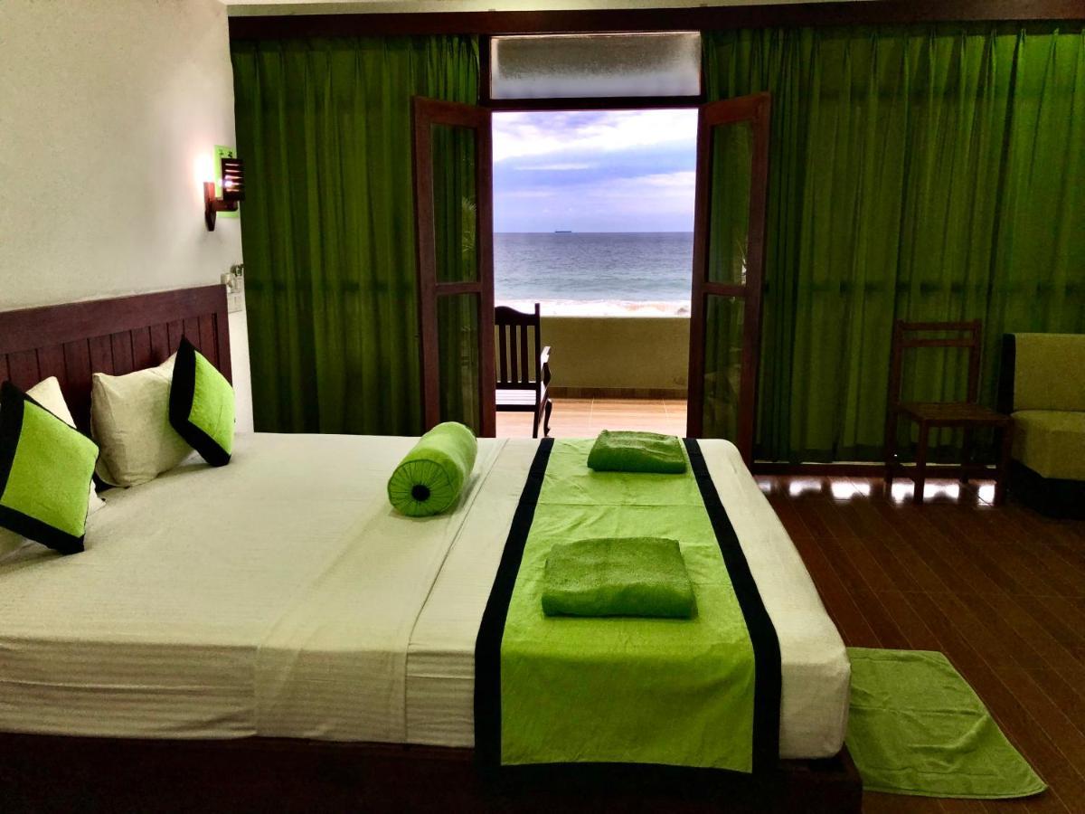 Serenade Beach Hotel Хіккадува Екстер'єр фото