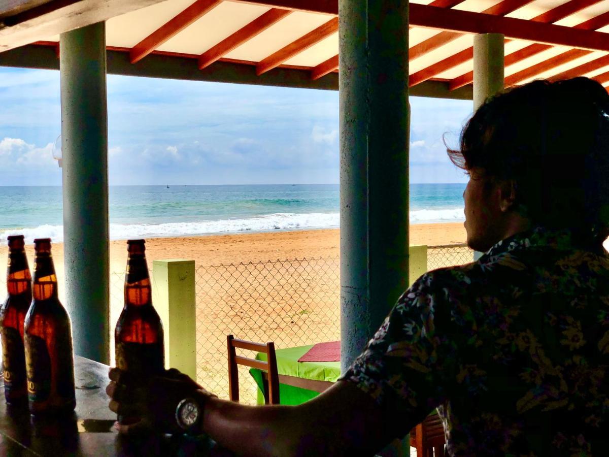 Serenade Beach Hotel Хіккадува Екстер'єр фото
