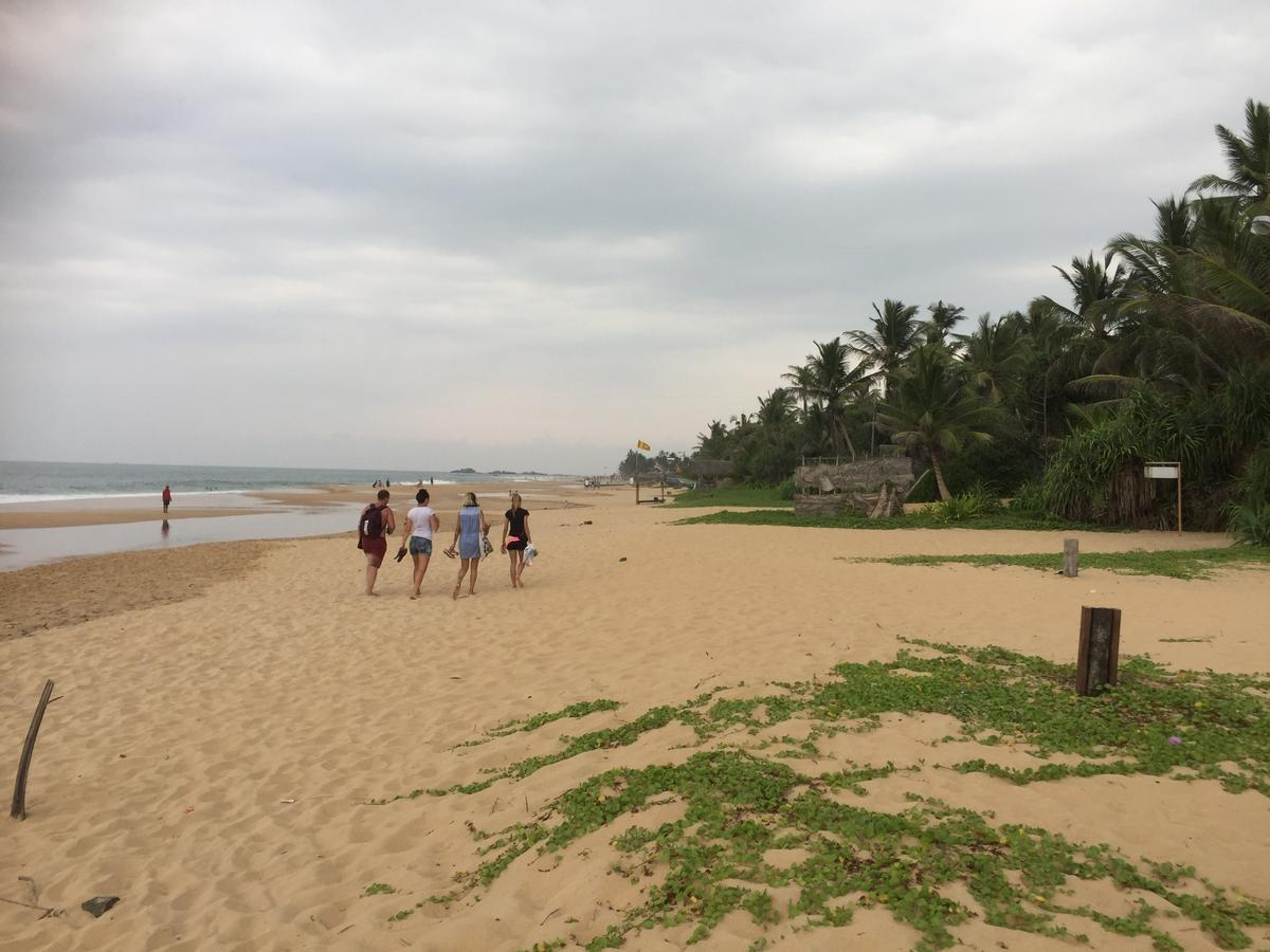 Serenade Beach Hotel Хіккадува Екстер'єр фото
